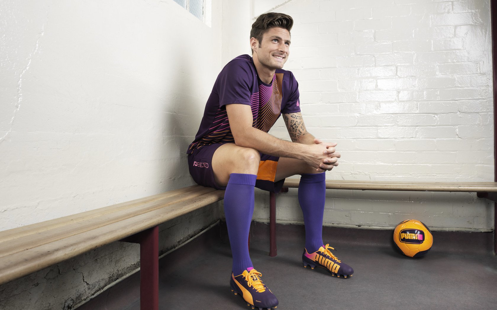 IM体育下载-神秘绿影导演逆转，那个让哈兰德哑火的男人，竟从挪威来？